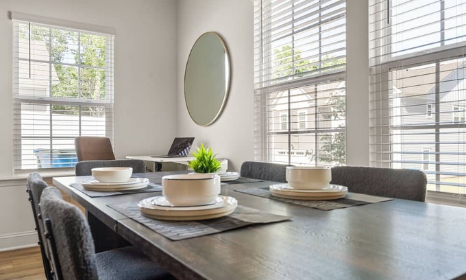Charlotte House | Luxe 3BR Townhouse to Uptown Charlotte