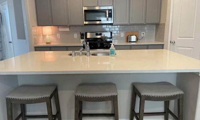 Atascocita House | Huge family friendly 2 story house with 4 large bedrooms in Atascocita!