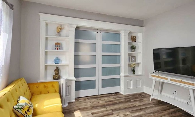 Springfield Apartment | Cozy 2BR Renovated Near Downtown Springfield