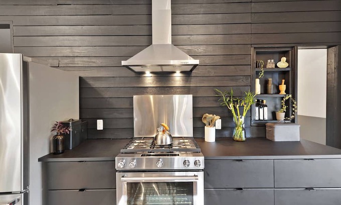 Milton House | Tranquil Modern Oasis near local beaches w/gym, office, fire pit. Pet friendly!