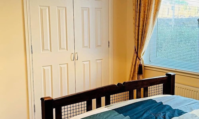 Kirkcaldy Apartment | Immaculate 2-Bed Apartment in Kirkcaldy