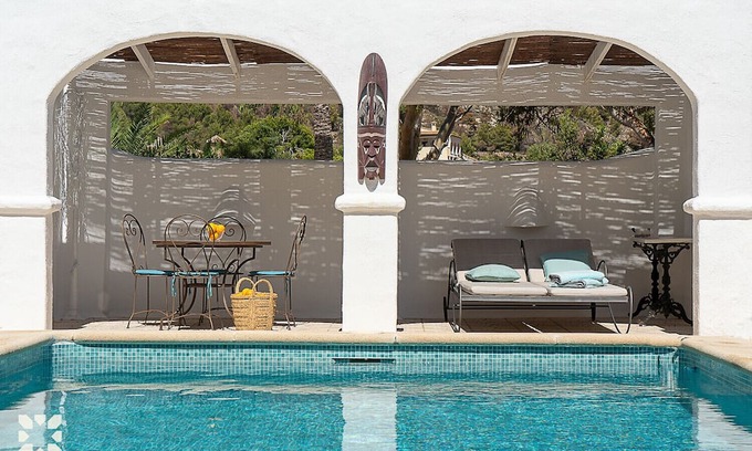 La Canuta Villa | Villa PIEDRA DE LA LUNA by Abahana Villas
