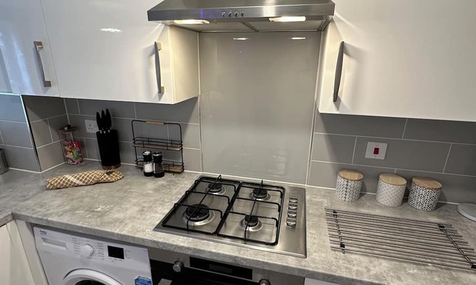 Bordesley House | Modern 5 Bedroom Central House With Wifi