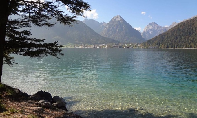Steinberg am Rofan Apartment | Lovely apartment for 10 guests with hot tub, WIFI, patio, pets allowed and parking