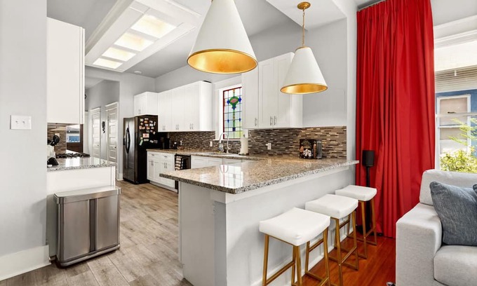 Southside House | Stylish Historic Home Centrally Located