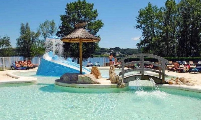 Canet-de-Salars House | Camping 4 étoiles - Parc aquatique - ccaaaai