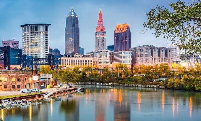 Downtown Cleveland Apartment | 3 Stylish Rooms w/City Views in DT Cleveland - Near RnR HoF