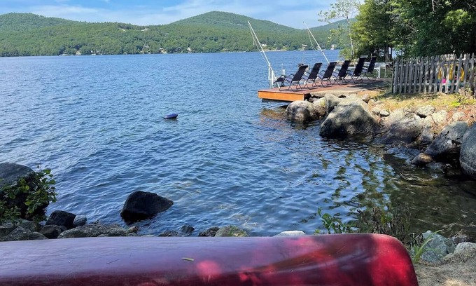 Laconia House | Bring your dog, boat and the whole family to enjoy the lake!!