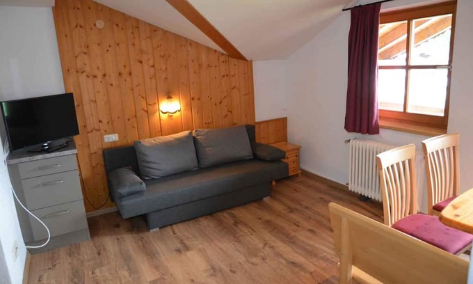 Kitzbuehel Apartment | Holiday apartment with mountain views and WiFi