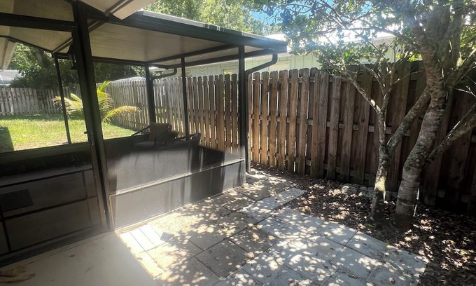 Vero Beach House | Charming 3-bedroom house with AC and WiFi in Vero Beach