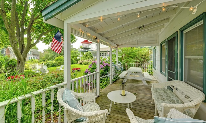 New Suffolk Cottage | Enchanting North Fork Garden Cottage w/Water View