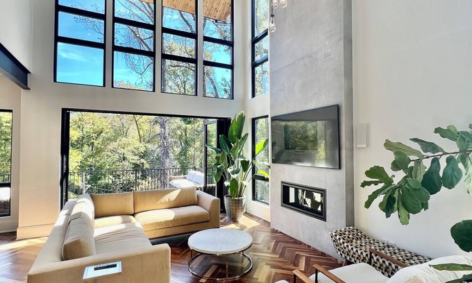 Southwest Raleigh House | Executive, Modern, serene house - perfect location, putting green, elevator