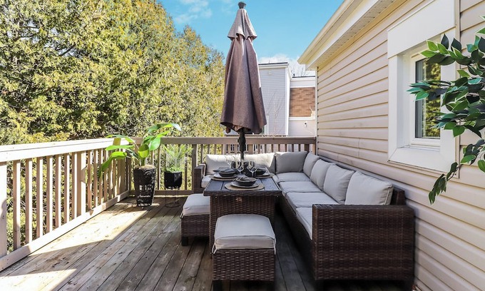 Collingwood House | Collingwood Stunning Ski/Beach Vacation Home - 10 min from the Mountains/Beach!