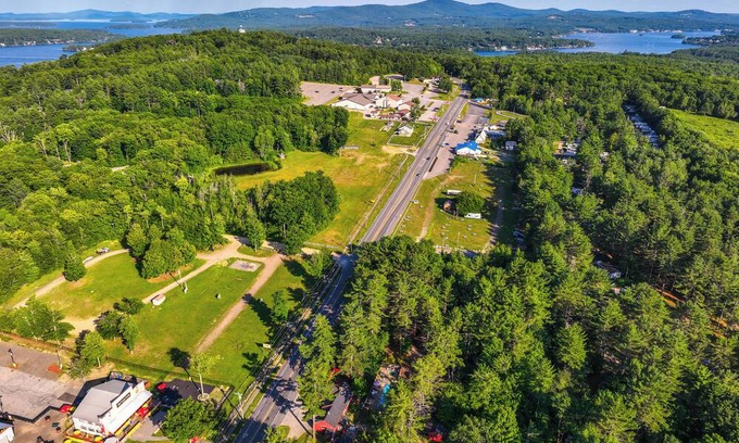 Weirs Beach Cottage | Laconia Resort Home < 2 Mi to Lake Winnipesaukee
