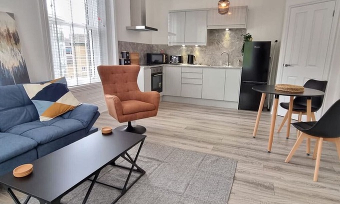 Wakefield Apartment | 1-Bed Apartment in Wakefield