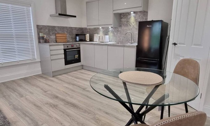 Wakefield Apartment | 1-Bed Apartment in Wakefield