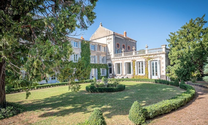 Pont-du-Chateau Other | Suite Royale au Château du Serpolet