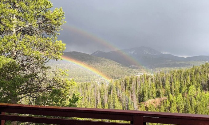 Breckenridge House | Peaceful Retreat overlooking Breck!