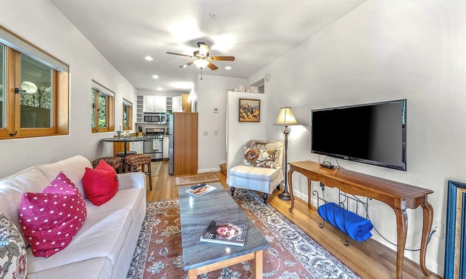 Northeast Carmel Cottage | 12 Oaks – Romantic Getaway for 2! Walk to Beach, Dining, & Shopping
