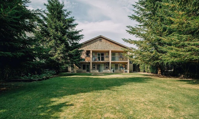 Harrison Hot Springs Condo | Harrison Lake Modern Boho Studio