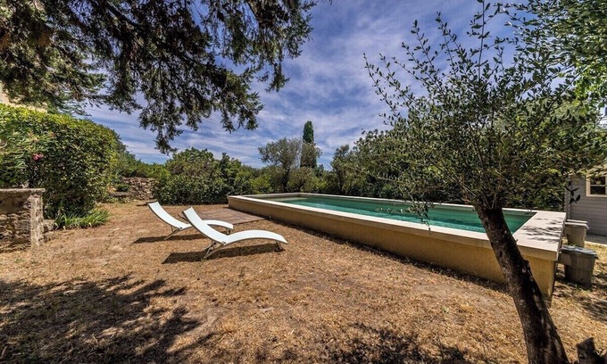 Sauveterre House | Charming Provençal Villa with Swimming Pool in the Heart of Sauveterre