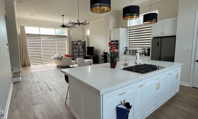 Shady Acres House | Entire House in the Heights: 3 beds/3.5 baths. Free street parking Near downtown