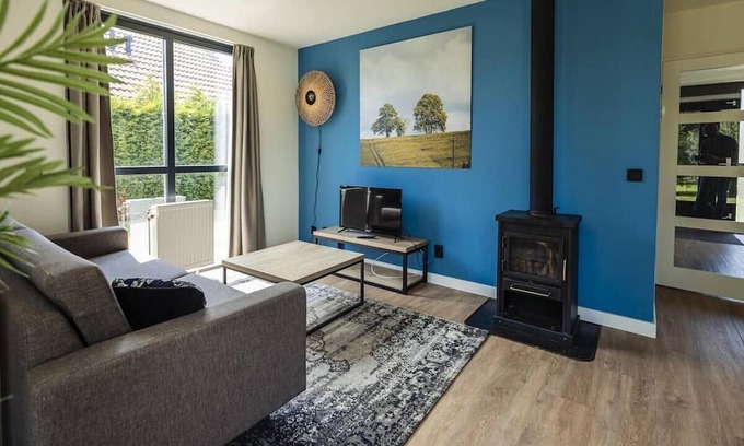 Hernen House | Vakantiewoning tot 6 Personen, Kindvriendelijk, Naast Speeltuin en aan Zwemplas