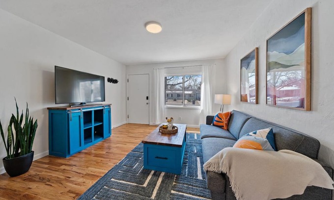 University Hills House | Home away from home in South Denver! 5 minutes from Highline Trail and Parks!