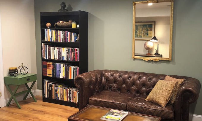 Prospect Lefferts Gardens House | Charming 1 Bedroom Quaint Apartment