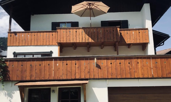Bischofswiesen Apartment | Apartment with balcony and Watzmann view