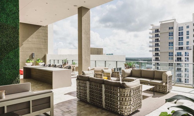 Glenvar Heights Apartment | #215 - Tucker Dadeland