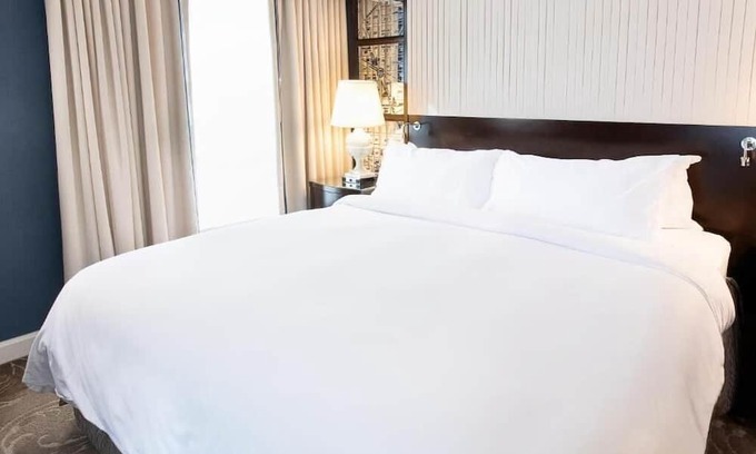 Downtown Washington D.C. Apartment | Standard Queen Near One Franklin Square WDC