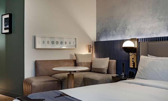 Near Northeast Apartment | King Room Near Le Clou French Restaurant WDC
