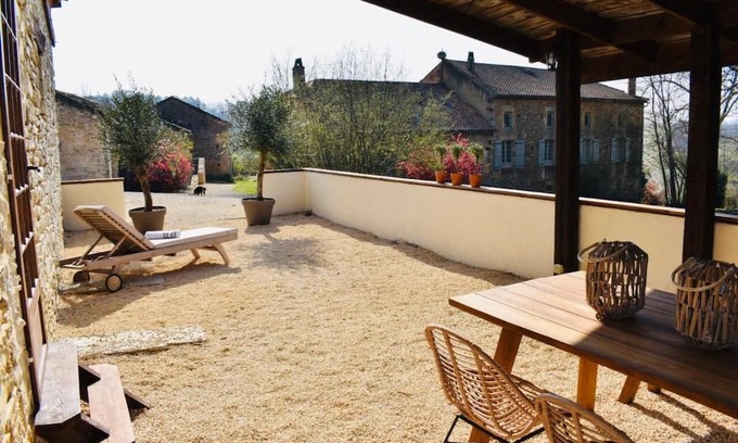 Frayssinet-le-Gelat House | Bienvenue au Gîte Capucine Pour 2 Personnes. Animaux de Compagnie Acceptés !