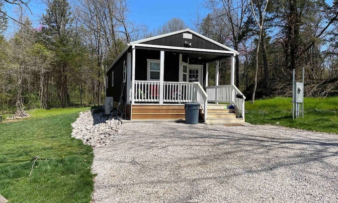 Cadet Cabin | Modern-Sheik Cabin in the Woods