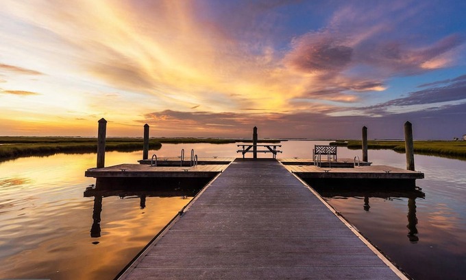 Bayside Villa | Bright Spacious Villa in Luxury Waterfront Neighborhood; Pools, Tennis, Gym