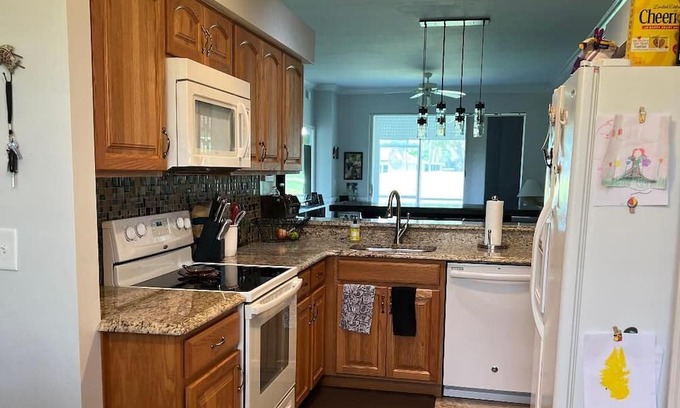 Estero Condo | First floor 2 bed + Den, 2 Bath on 1st hole of Beautiful Golf course.