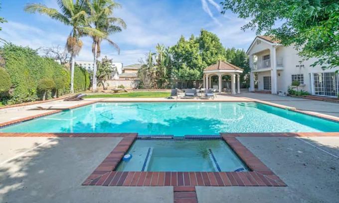 Monterey Park House | Pool/BBQ Grill/Hot Tub/Karaoke/Billards & Jacuzzi