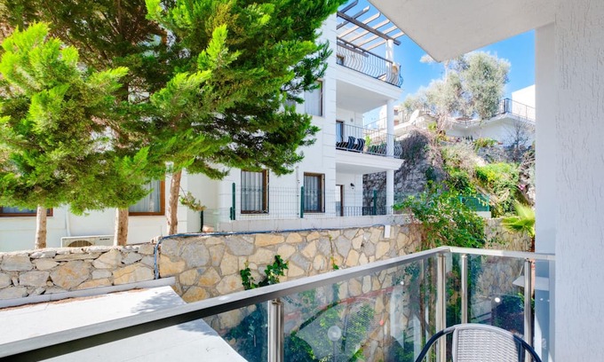 Bodrum City Center Apartment | Residence with Balcony Shared Pool Near Beach
