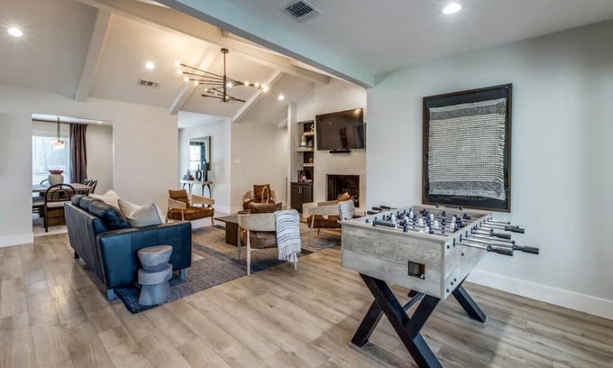 College Station House | 3 Mi to Kyle Field-1.5 Acre-Fire Pit/Patio-3500 sf