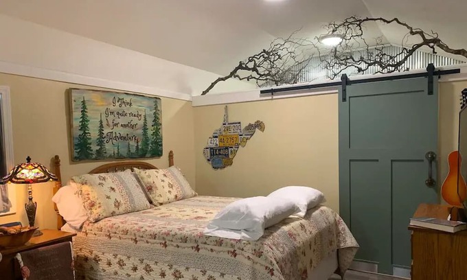 Mount Nebo House | Among the Oaks at Summersville Lake