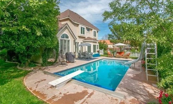 St. George House | Rent Our Pool and Pickleball Court, and Stay in Our House for Free!