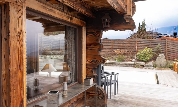 Saint-Gervais-les-Bains Ski Chalet | Chalet 'Hygge Avec Piscine' with Mountain View, Private Pool and Wi-Fi