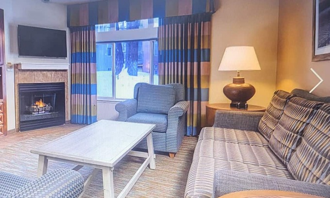 Round Hill Village Apartment | Cozy 1-bedroom apartment with WiFi and fitness room in lovely Zephyr Cove