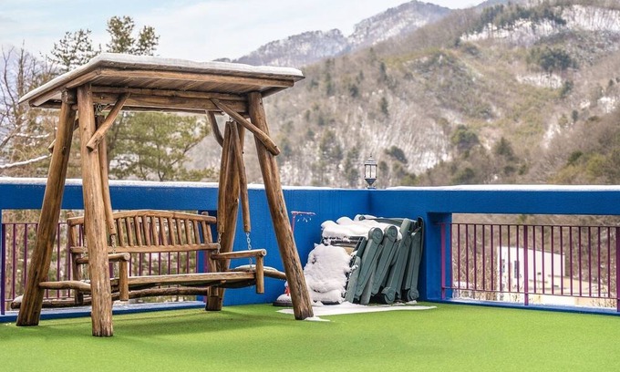 Oeseo House | Gapyeong Mountain Dog Pool Villa