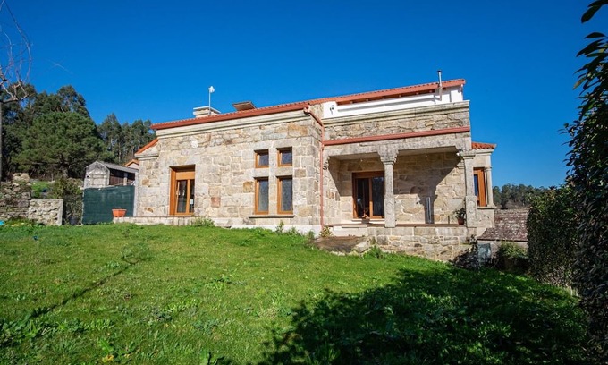 Quintans House | Casa Vacariza. Entorno Rural Para Descanso. Ideal Familias