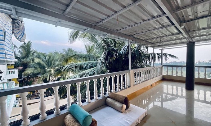 Morjim Hotel | One Light Stays - Morjim