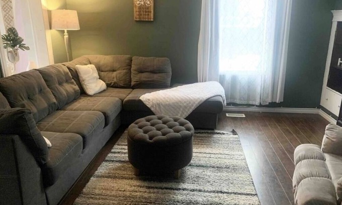 Owen Sound House | SecondAveOasis - With pool! : Also ask about our returning guest discount!