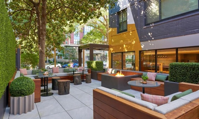 Logan Circle House | 4 Standard Two Queens at Viceroy Washington DC, Rooftop Pool!