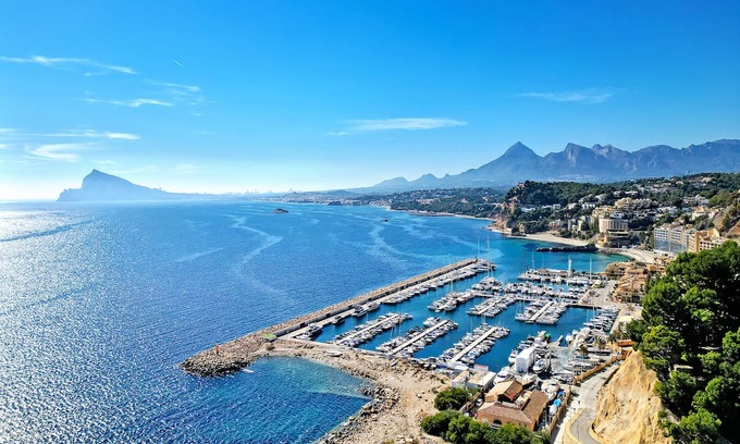 Pueblo Mascarat Apartment | Apartment 'Altea Dorada' with Sea View, Wi-Fi and Air Conditioning